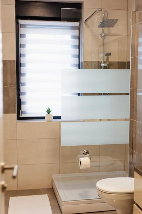 Apartman Lux Self Check-In Virovitica Exterior photo