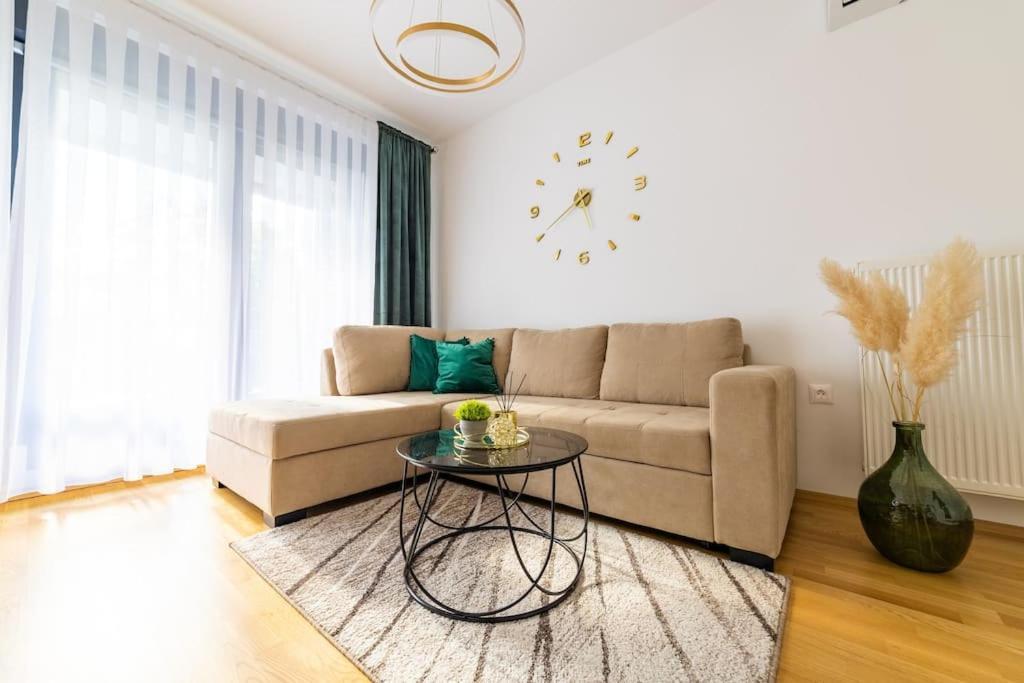 Apartman Lux Self Check-In Virovitica Exterior photo