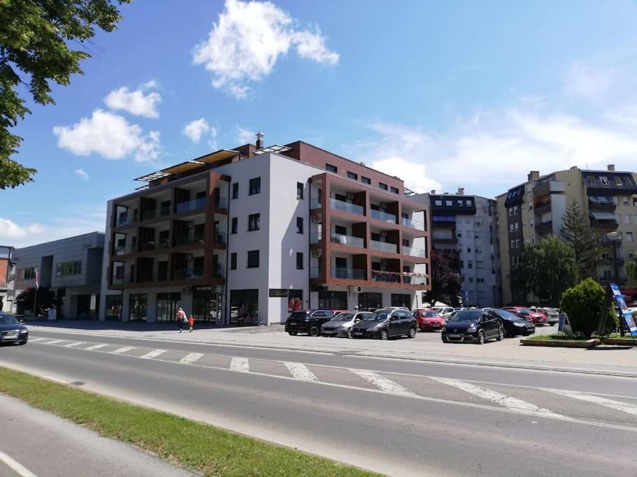 Apartman Lux Self Check-In Virovitica Exterior photo
