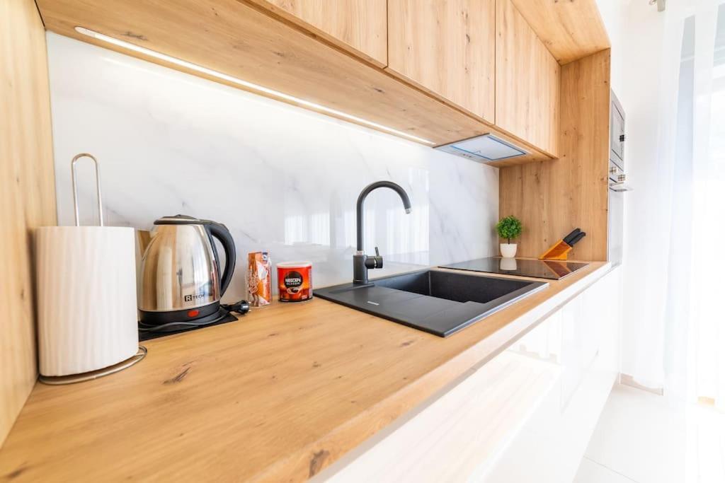 Apartman Lux Self Check-In Virovitica Exterior photo